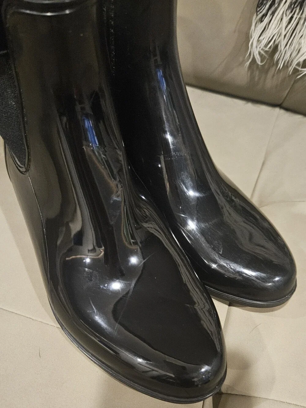 Sam Edelman Black Tinsley Glossy Chelsea Rain Boots Size 7